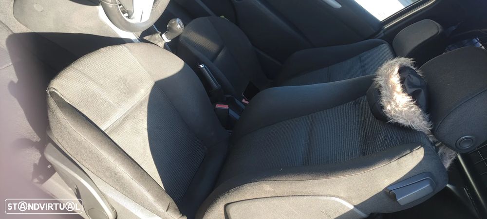 Opel Astra GTC 1.9 CDTI - 16