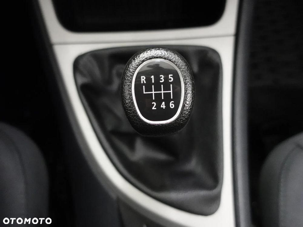 BMW Seria 1 116i - 32