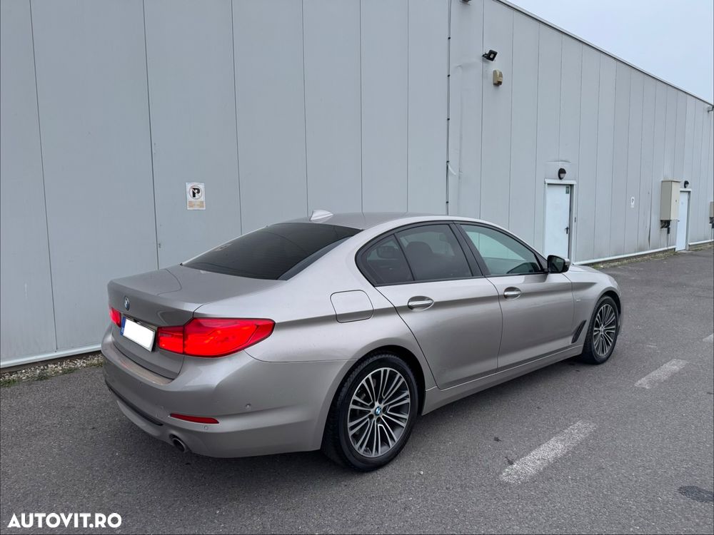 BMW Seria 5 530i Aut. Sport Line - 11