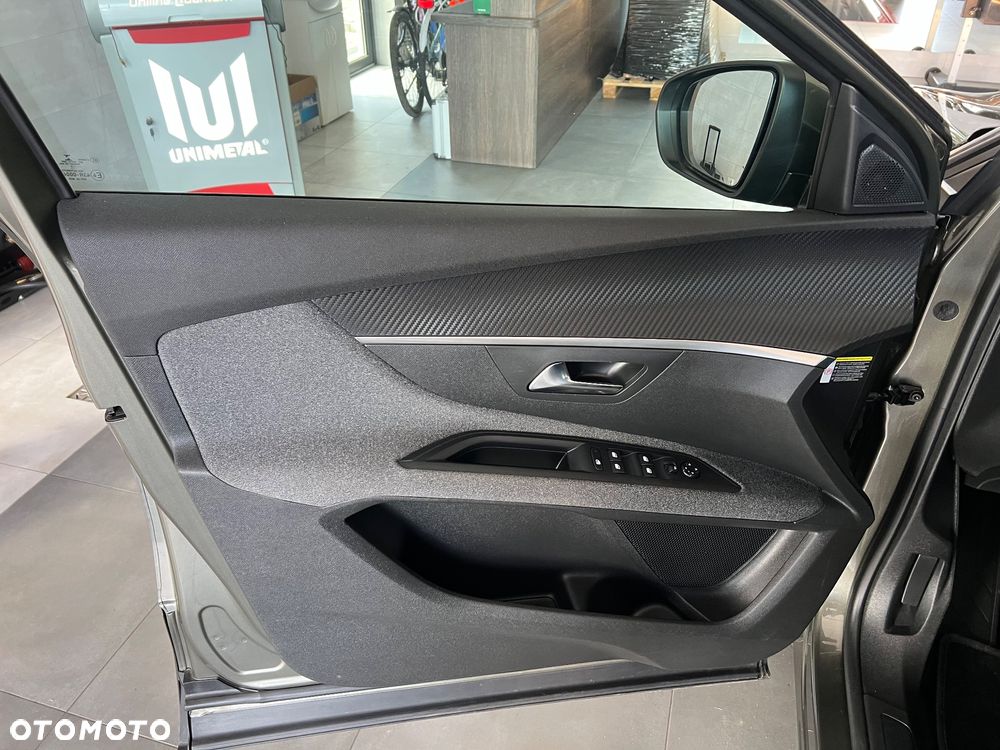 Peugeot 5008 PureTech 130 Stop & Start Allure Business-Paket - 17