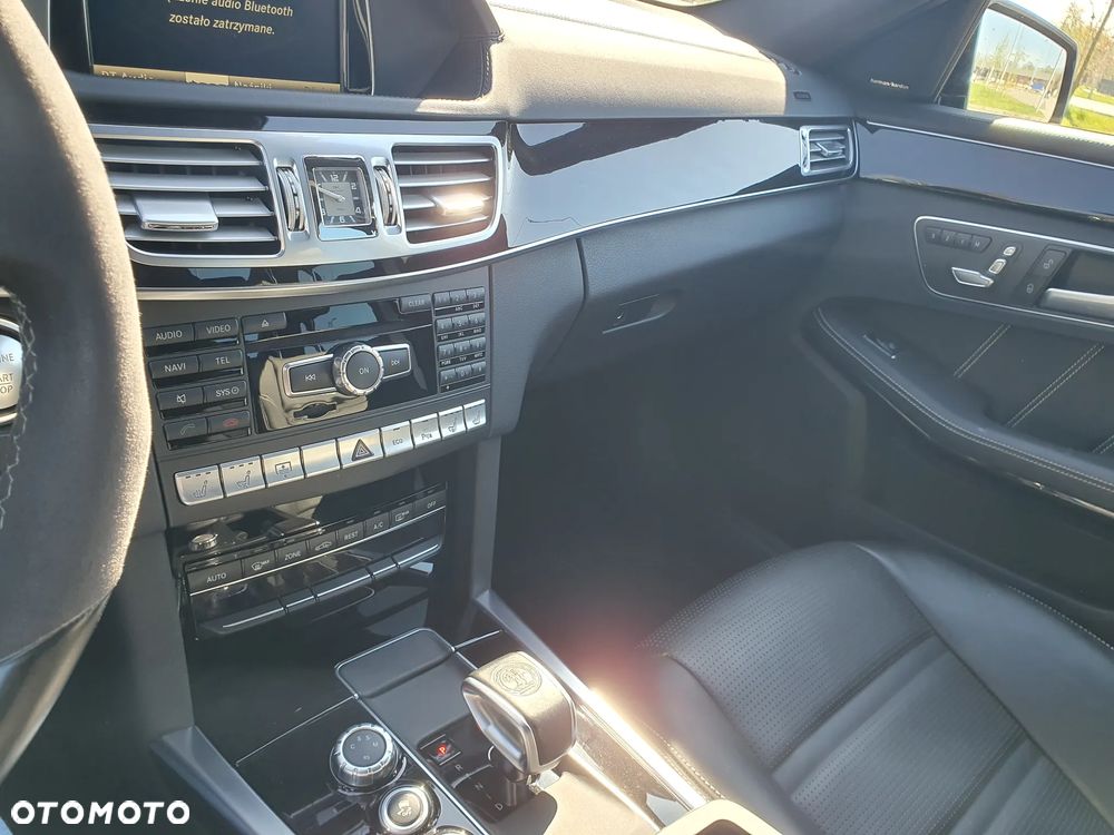 Mercedes-Benz Klasa E 63 AMG S 4-Matic - 19