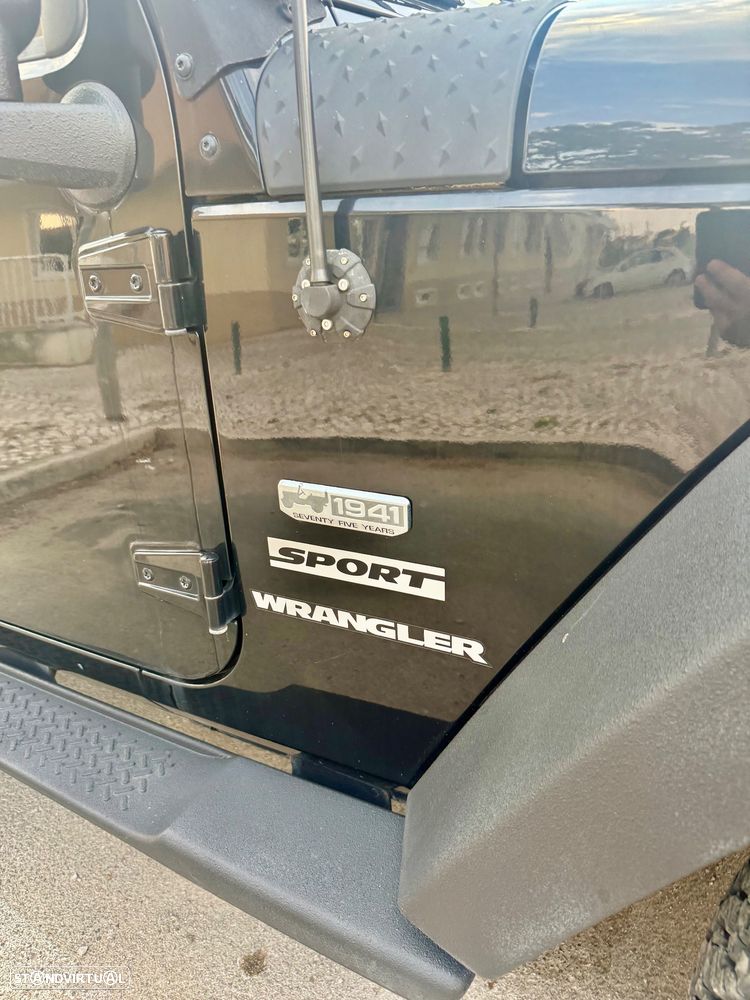 Jeep Wrangler 2.8 CRD ATX Sport - 23