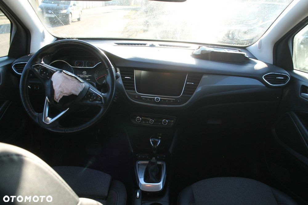 Opel Crossland X - 11