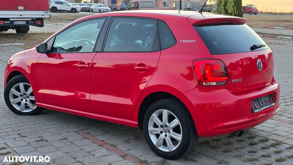 Volkswagen Polo 1.4 Attractive - 3