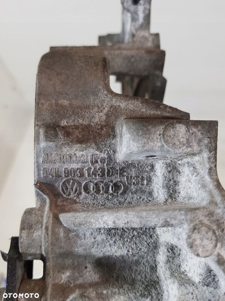 łapa wspornik alternatora 04l903143d vw audi skoda a6 a4 2.0 tdi - 16