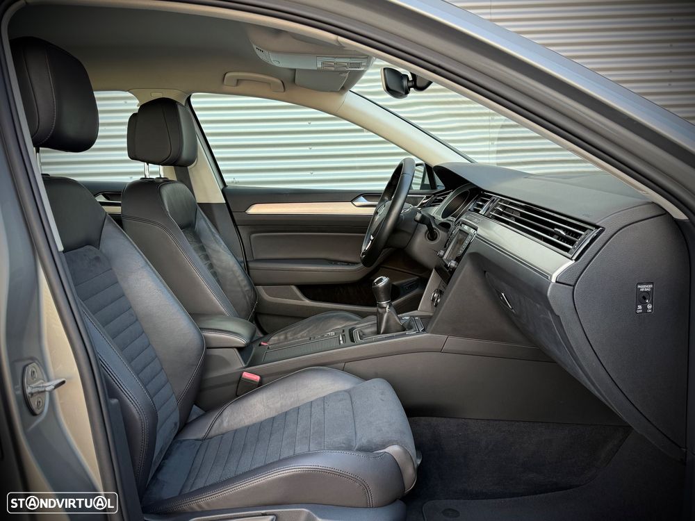 VW Passat 2.0 TDI Highline - 10