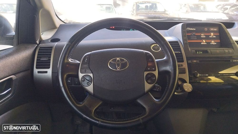 Toyota Prius 1.5 VVT-i HSD Sol - 9