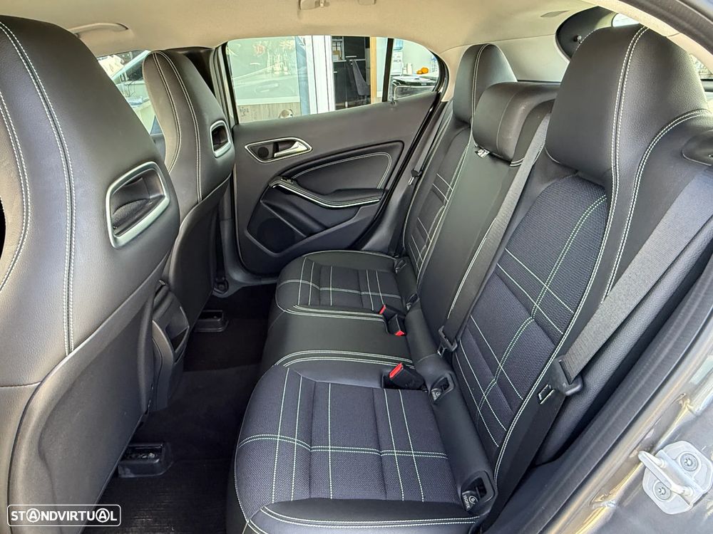 Mercedes-Benz GLA 180 CDI Urban - 18