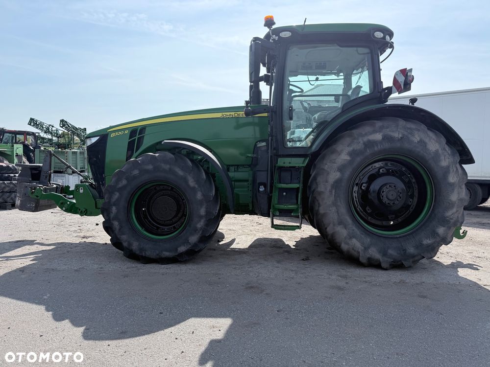 John Deere 8320R