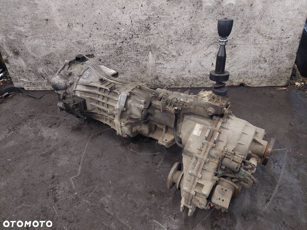 SKRZYNIA BIEGÓW + REDUKTOR KIA SORENTO I 2.5 CRDI - 5