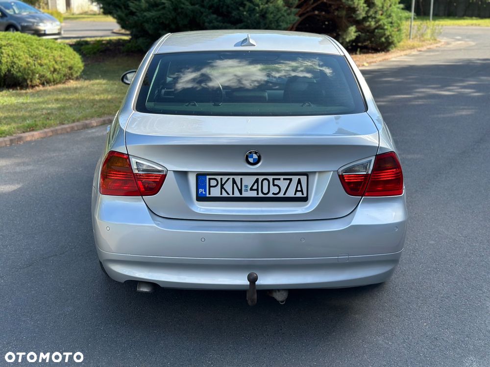 BMW Seria 3 318d - 4