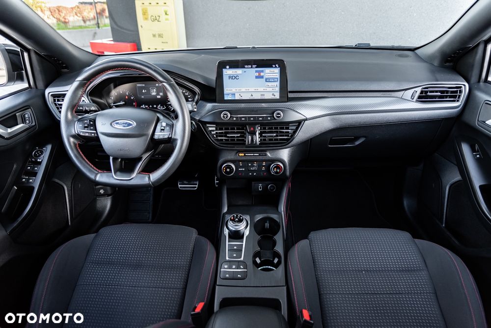 Ford Focus 1.0 EcoBoost Start-Stopp-System ST-LINE X - 27