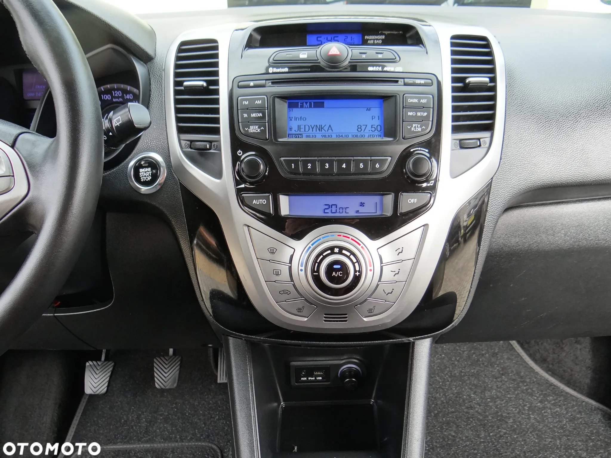 Hyundai ix20 1.4 Premium - 30
