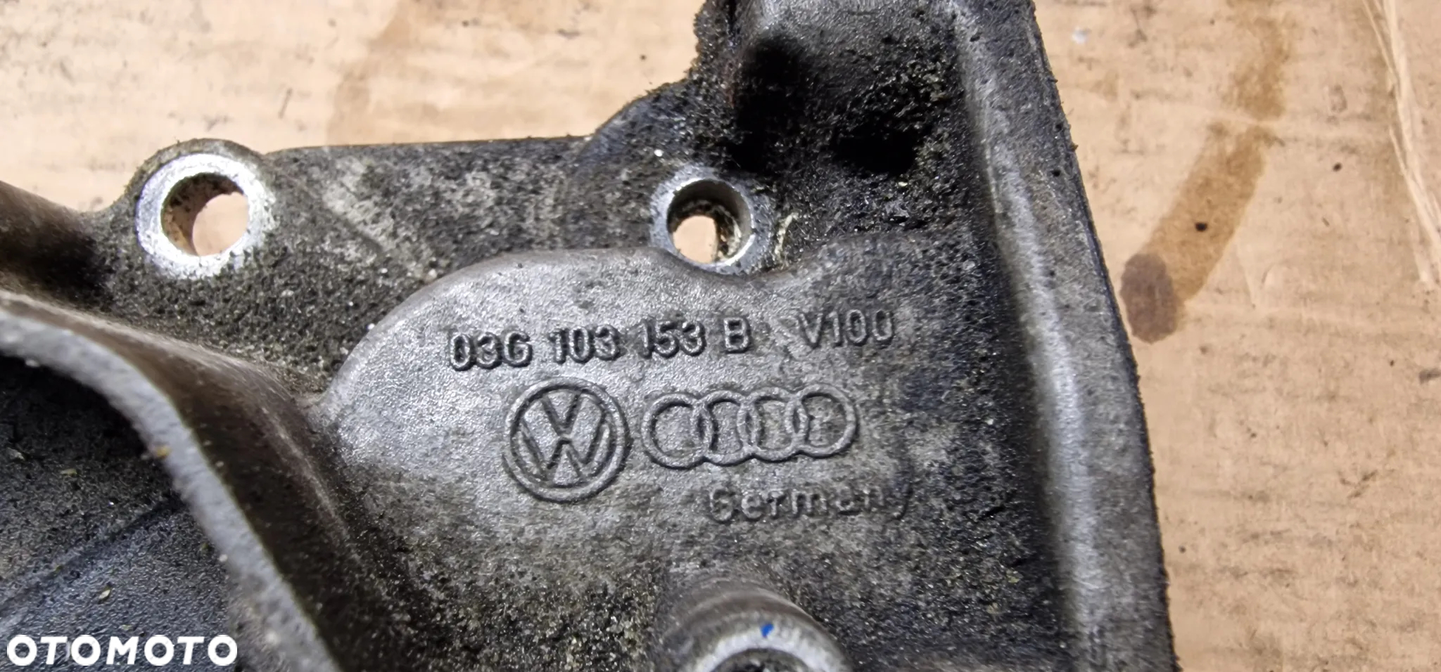 Obudowa uszczelniacz wału VW Passat B6 2.0 TDI 03G103153B - 6