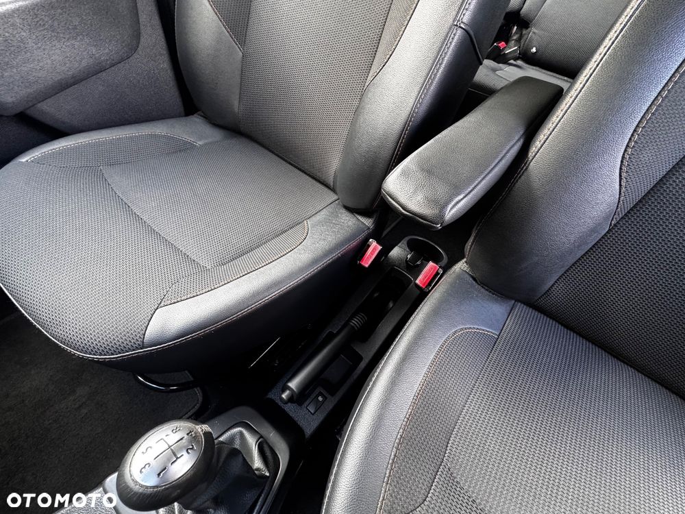 Dacia Lodgy 1.6 SCe Stepway S&S - 31