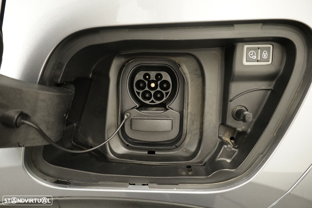 Peugeot e-2008 50 kWh GT - 7
