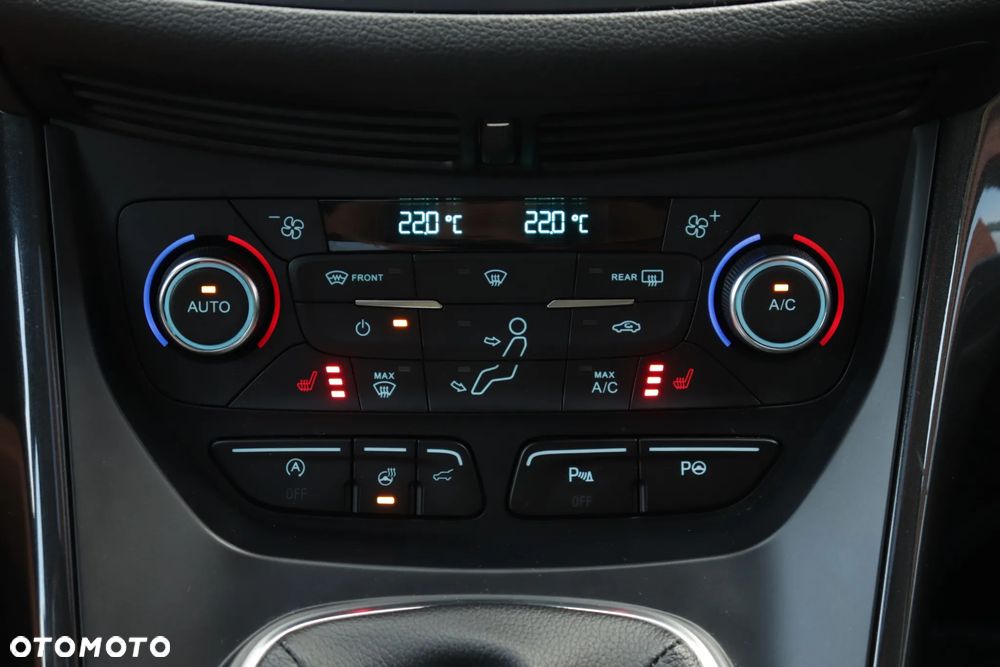 Ford Kuga 2.0 TDCi 2x4 Titanium - 30