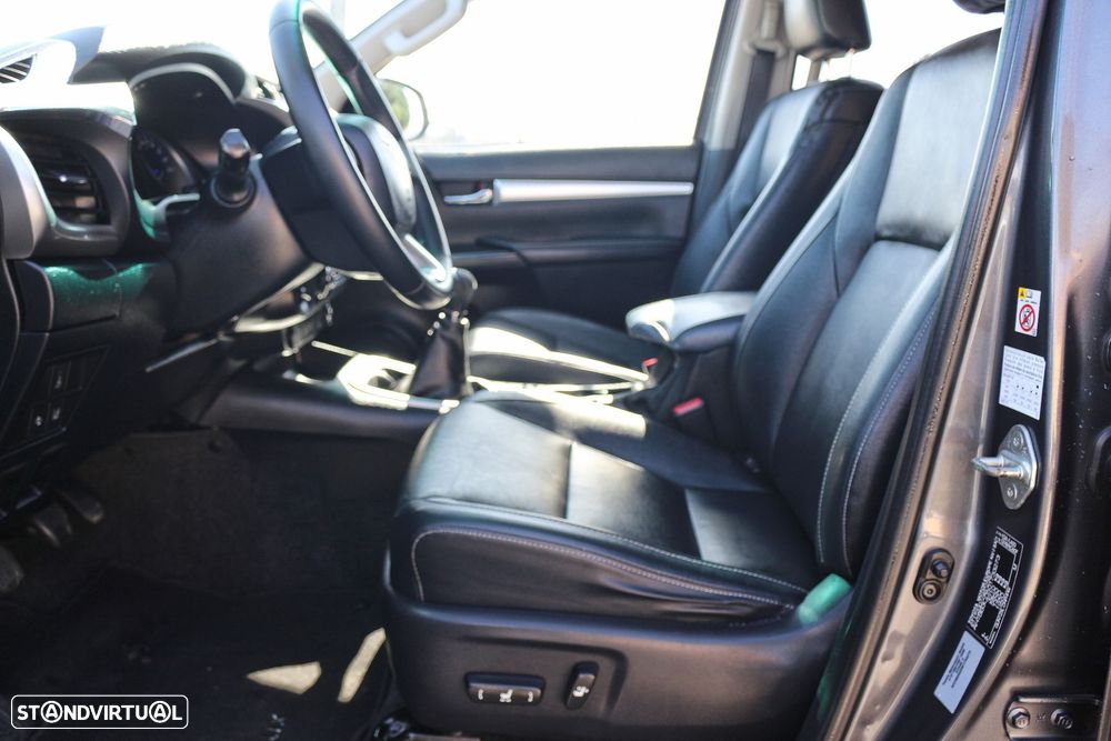 Toyota Hilux 2.4 D-4D 4WD Tracker - 29