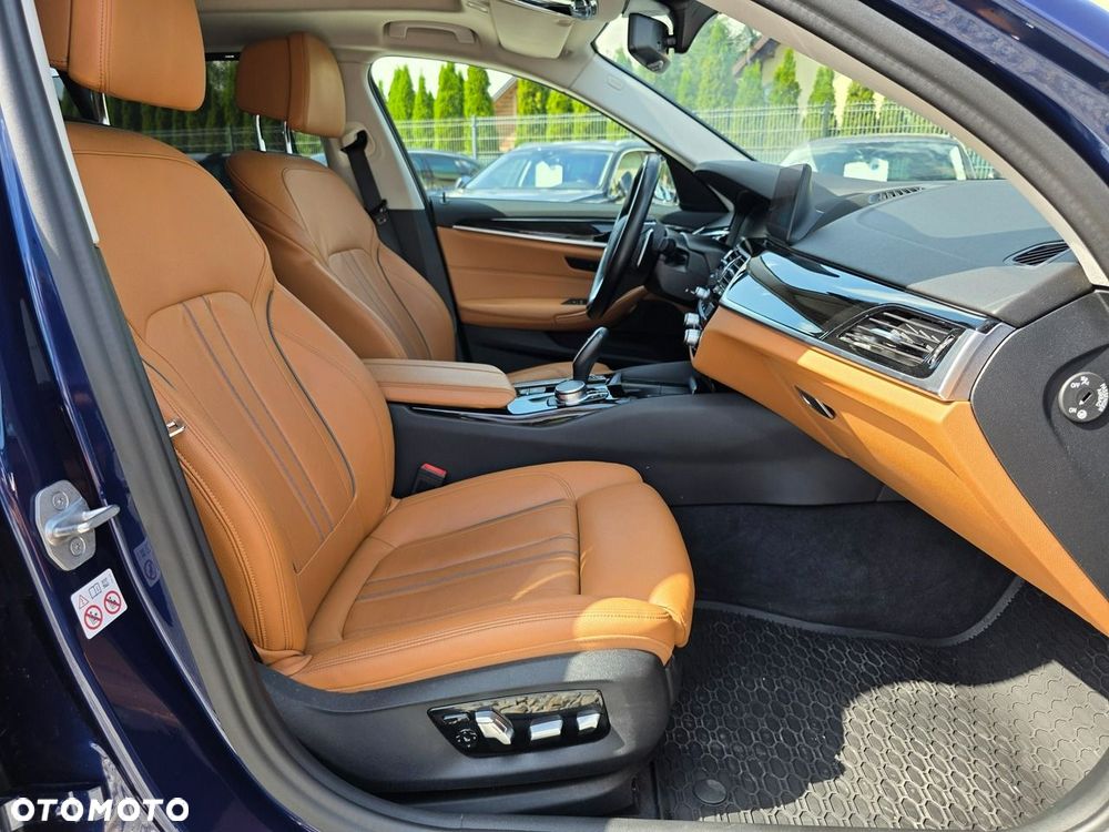 BMW Seria 5 518d Sport Line - 16