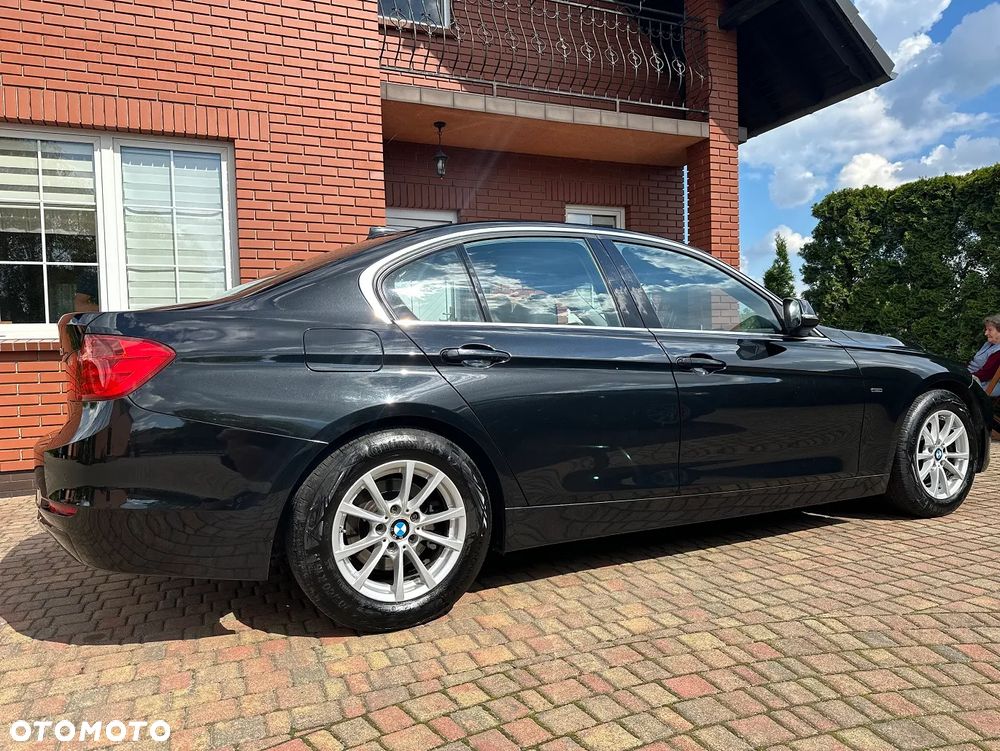 BMW Seria 3 320d Efficient Dynamics Luxury Line - 7