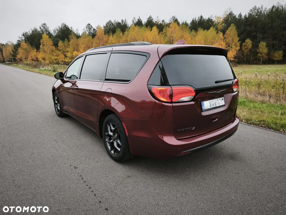 Chrysler Pacifica - 7
