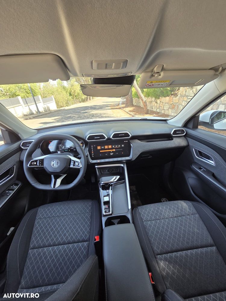 MG ZS HEV 1.5 GSI AT Excite - 12