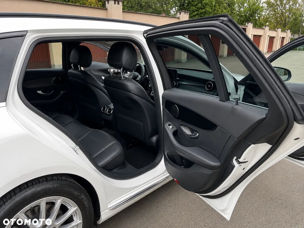 Mercedes-Benz Klasa C 200 d 9G-TRONIC - 28