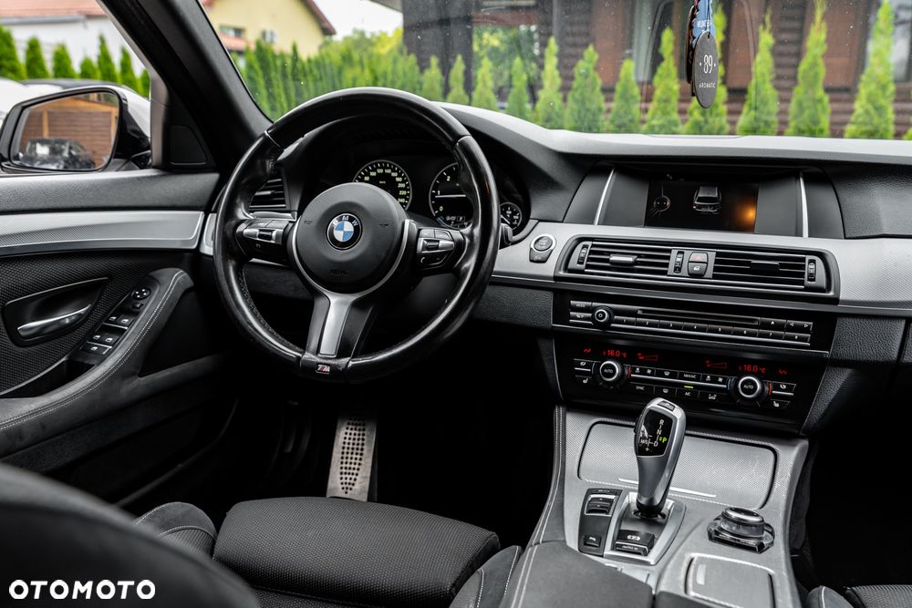 BMW Seria 5 520d Touring M Sport Edition - 28