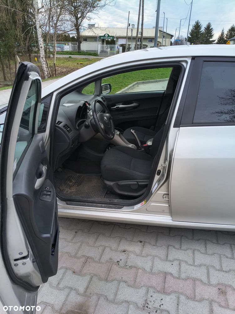 Toyota Auris 1.4 D-4D Terra - 9