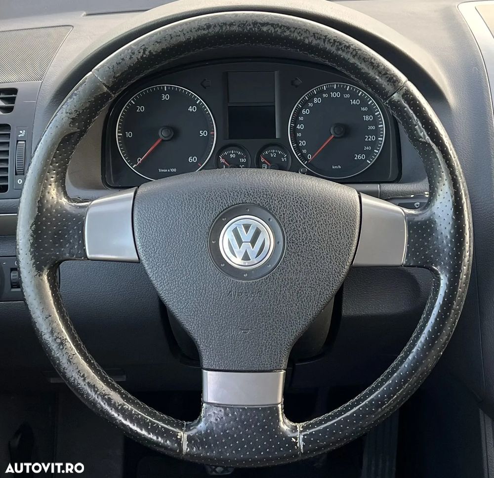 Volkswagen Touran 2.0 TDI DPF Cross - 13