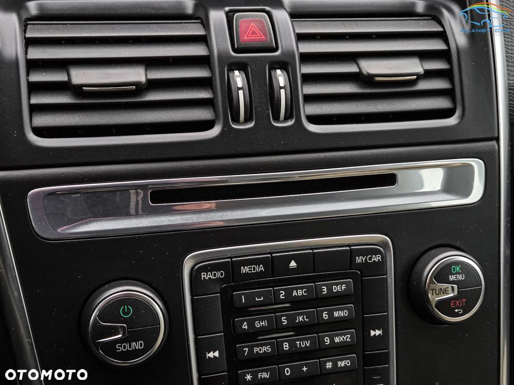 Volvo XC 60 D4 AWD Kinetic - 33