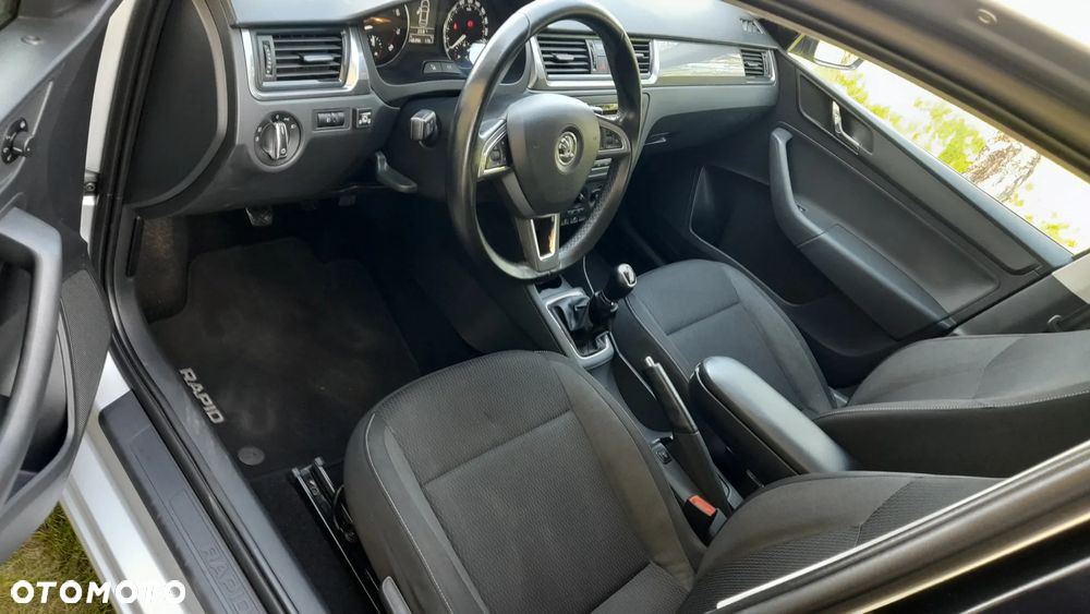 Skoda RAPID 1.2 Ambition Max - 11