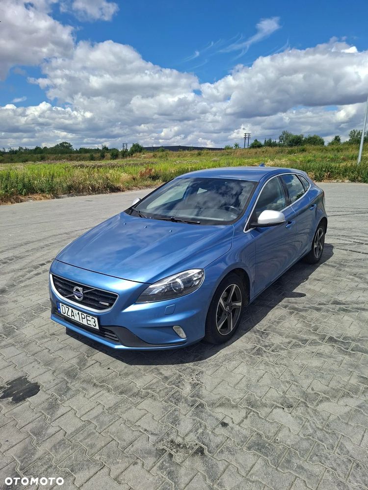 Volvo V40 D2 Drive-E R-Design Momentum - 1