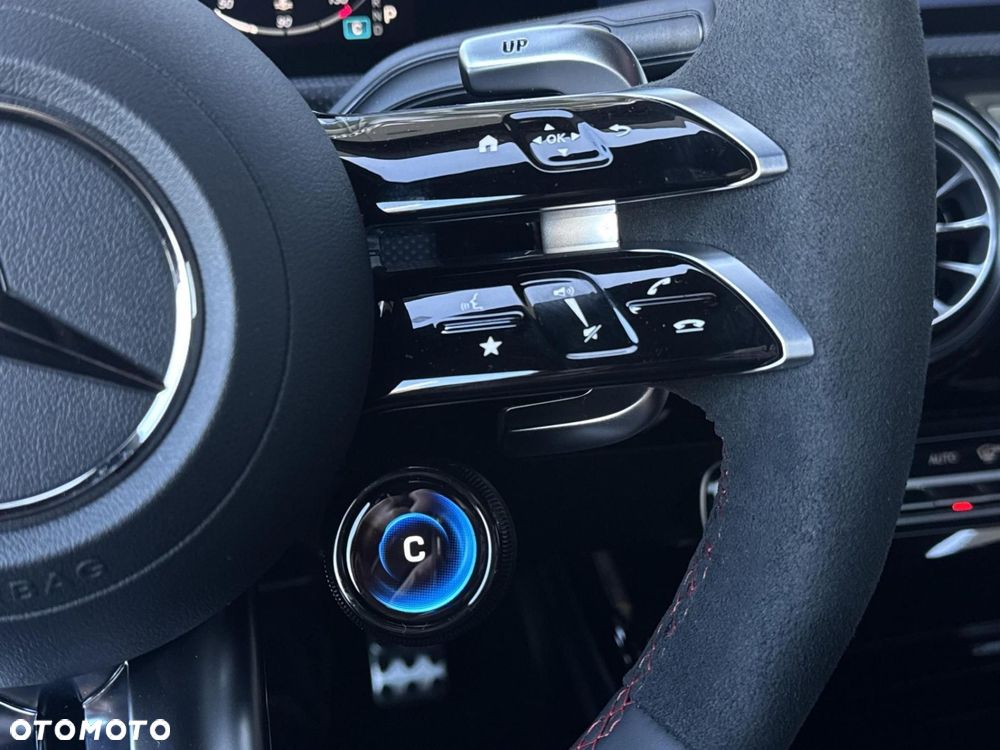 Mercedes-Benz CLA - 24