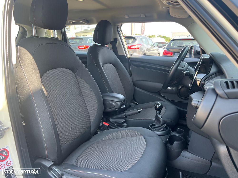 MINI 5 Portas Cooper D - 19