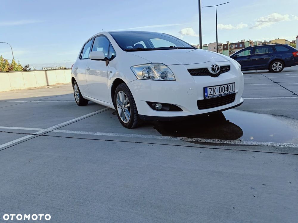 Toyota Auris 1.6 Sol - 4
