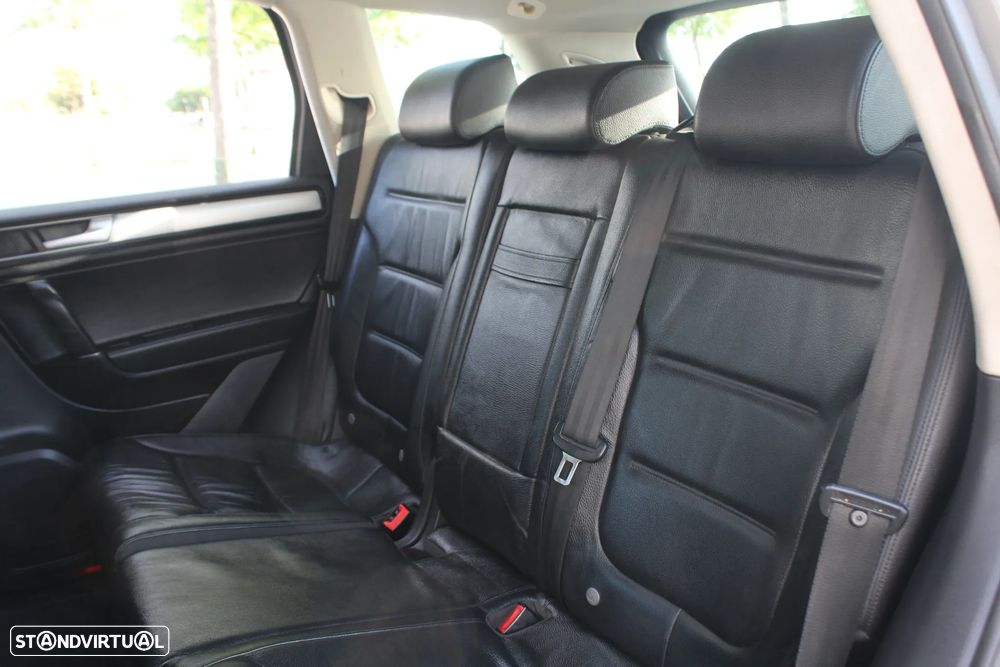 VW Touareg 3.0 TDI V6 - 45
