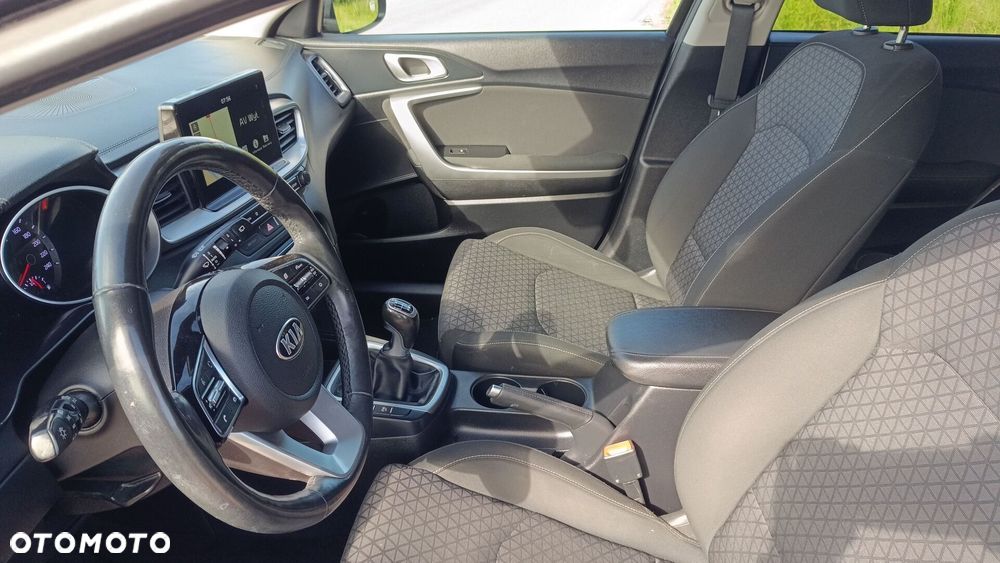 Kia Ceed 1.4 L - 14