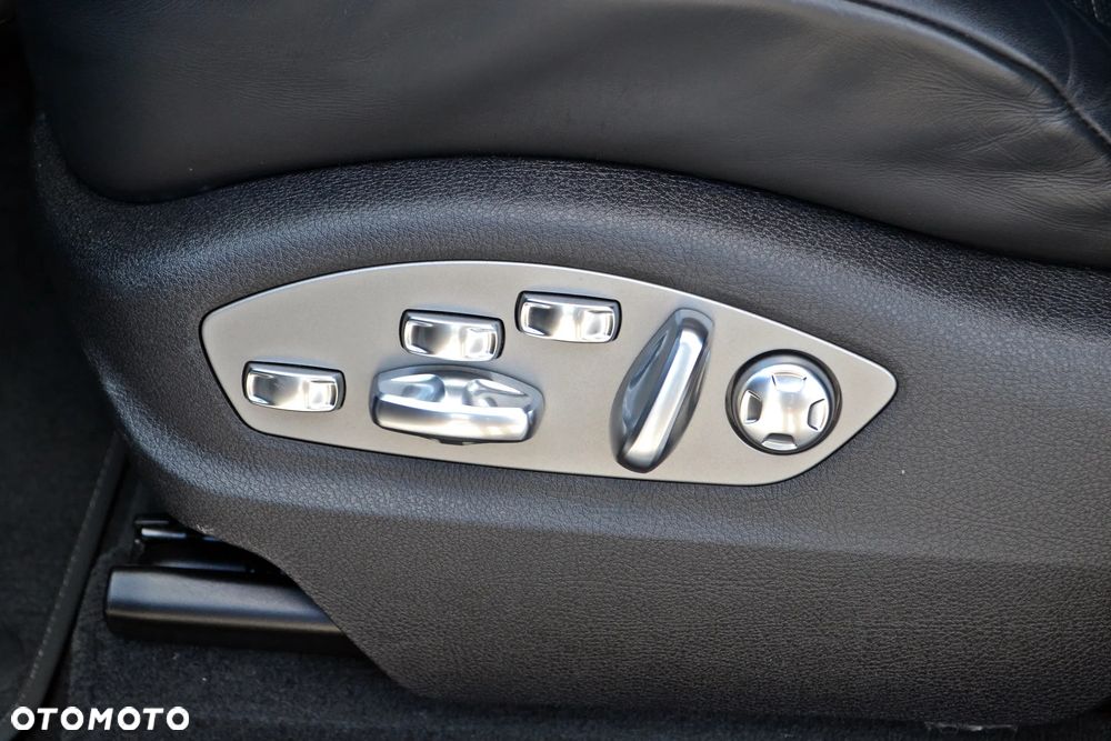 Porsche Macan - 35