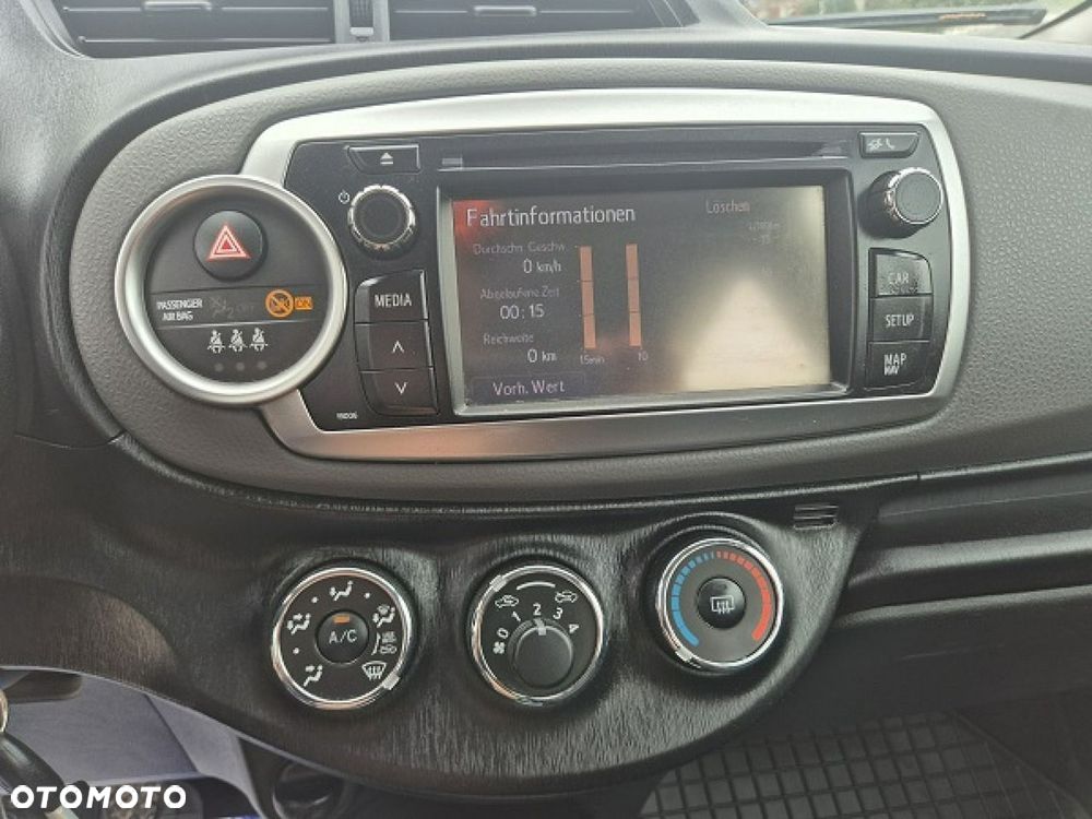 Toyota Yaris - 22