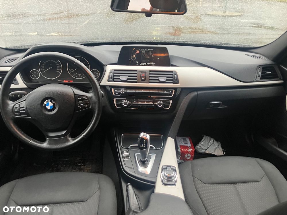 BMW Seria 3 316d Touring - 8