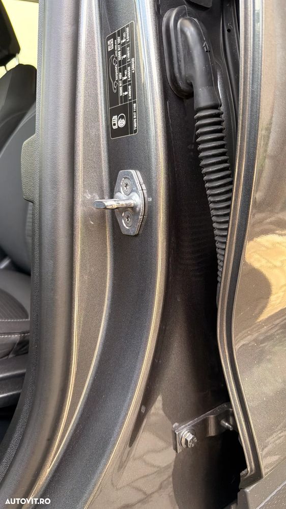 Ford Kuga 2.5 Duratec FHEV FWD Titanium - 34