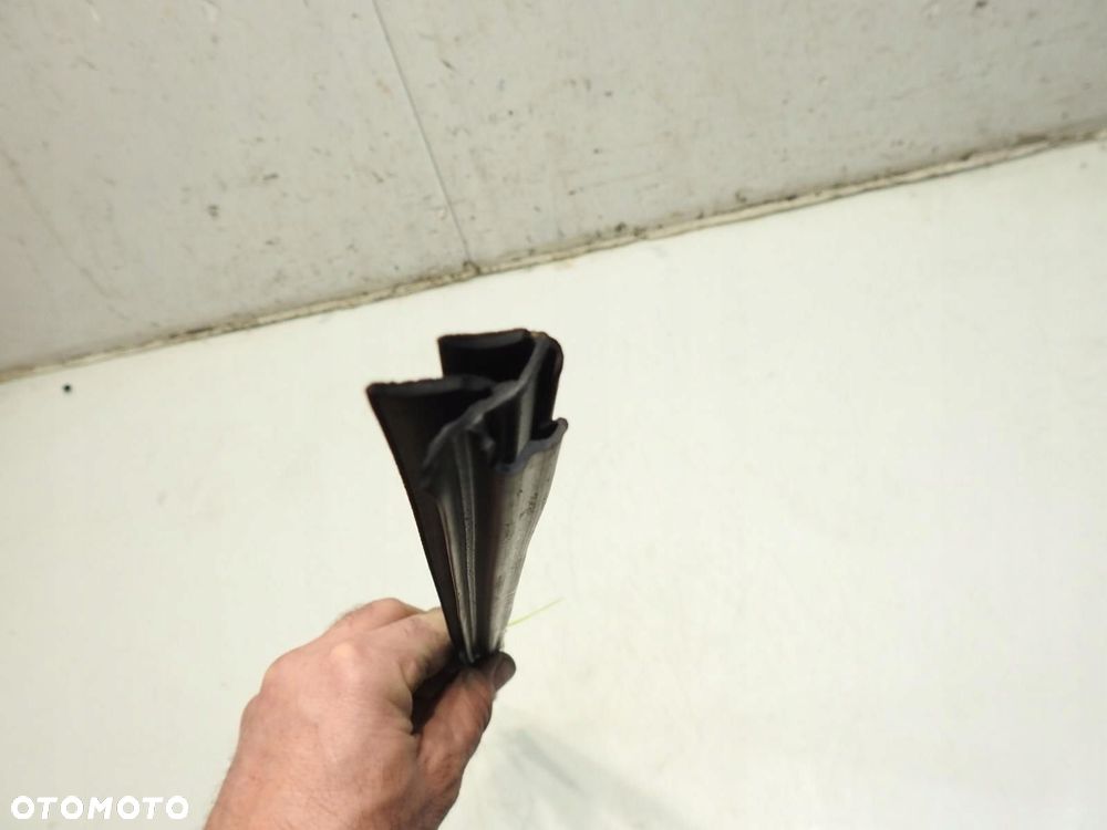 LISTWA ZGARNIAJĄCA DRZWI PRAWY TYŁ JAGUAR XF X250 6H52-21434 - 3