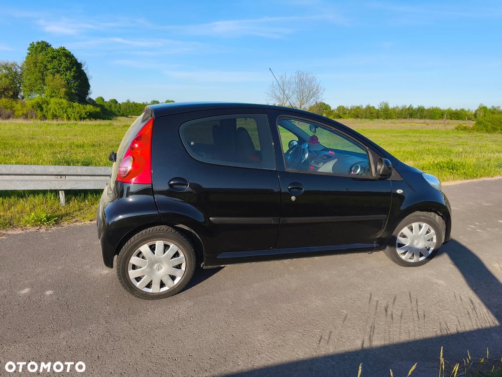 Peugeot 107 1.0 Trendy - 2