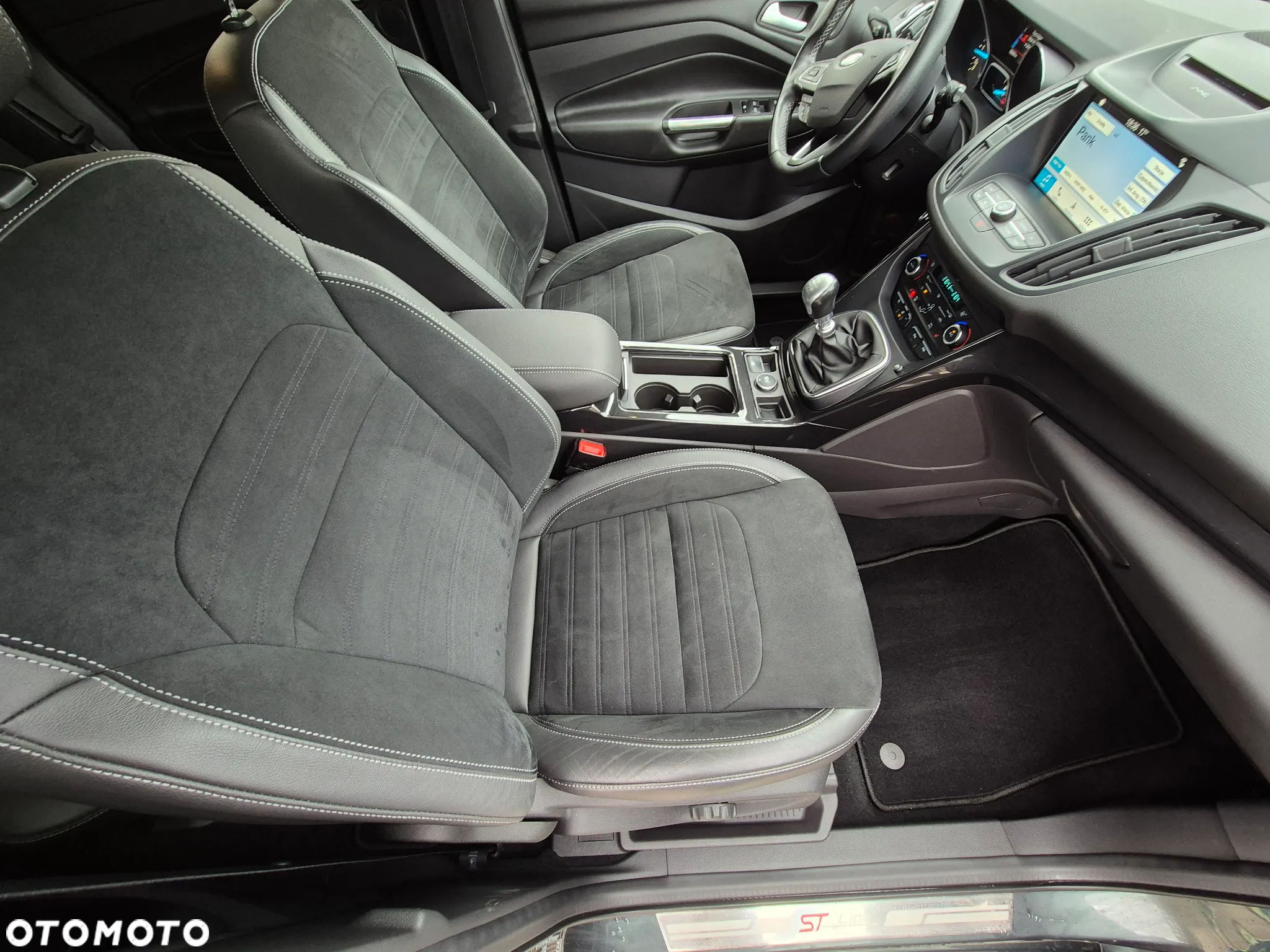 Ford Kuga 2.0 TDCi 4x2 ST-Line - 19