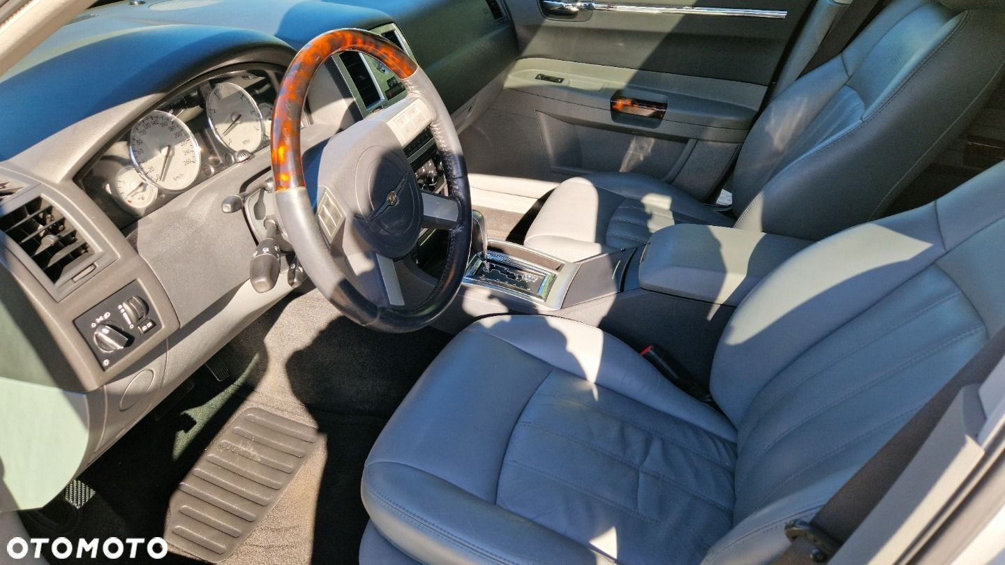 Chrysler 300C - 5