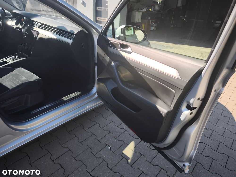 Volkswagen Passat - 13