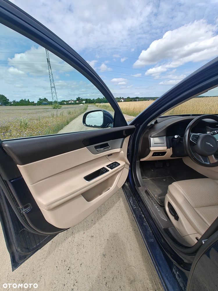 Jaguar XF 25t AWD Prestige - 7