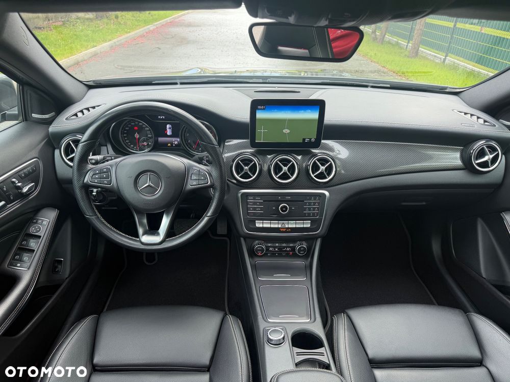 Mercedes-Benz GLA 200 7G-DCT AMG Line - 7