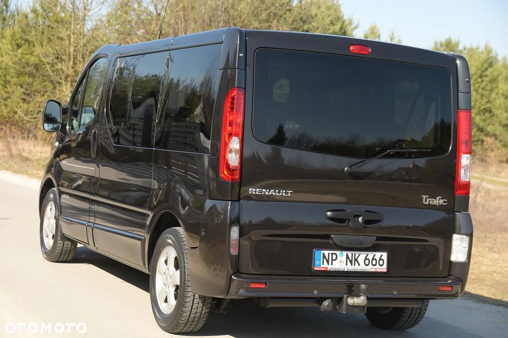 Renault Trafic FAP Grand Passenger Black Edition - 5